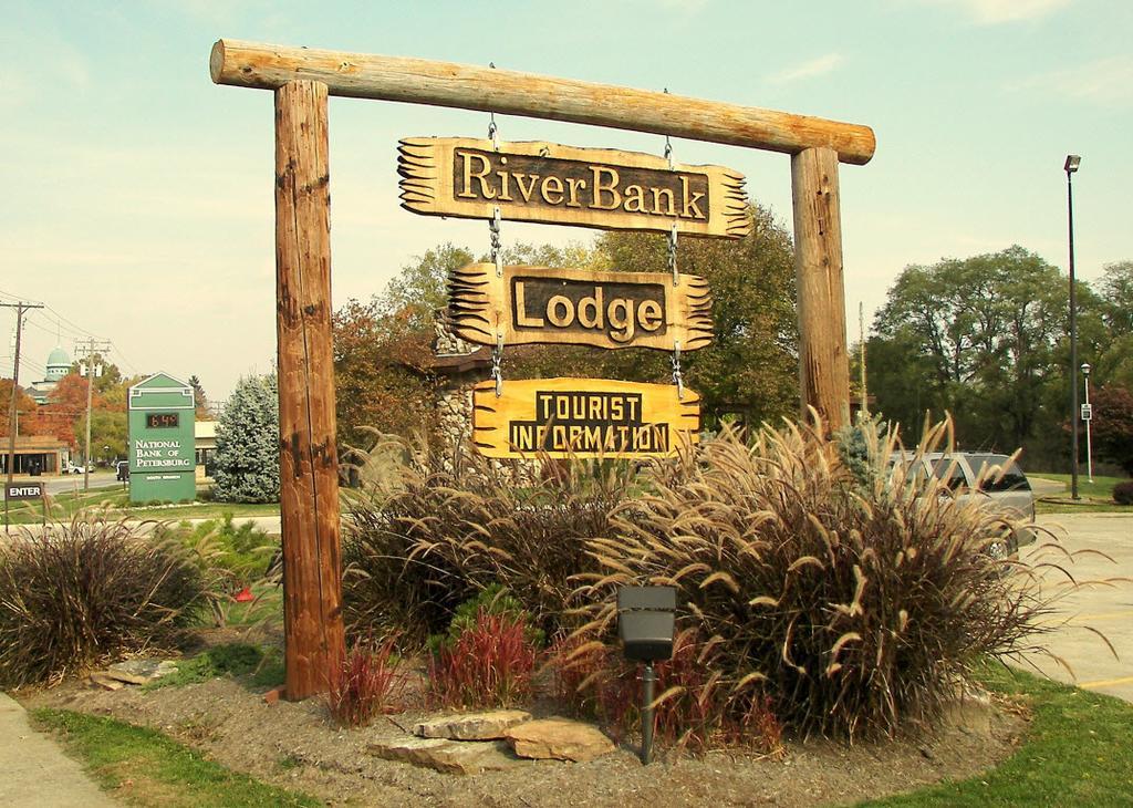 Riverbank Lodge Petersburg Exterior photo